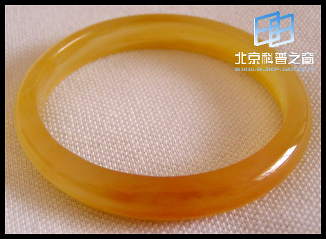 玉石新宠——别样的“黄蜡玉”