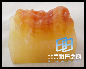 玉石新宠——别样的“黄蜡玉”