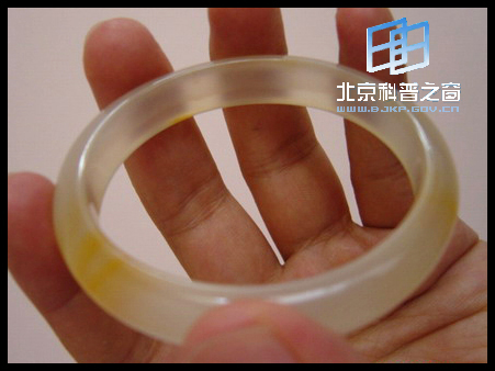 玉石新宠——别样的“黄蜡玉”